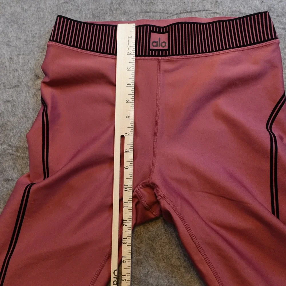 ALO Yoga keywords athleisure